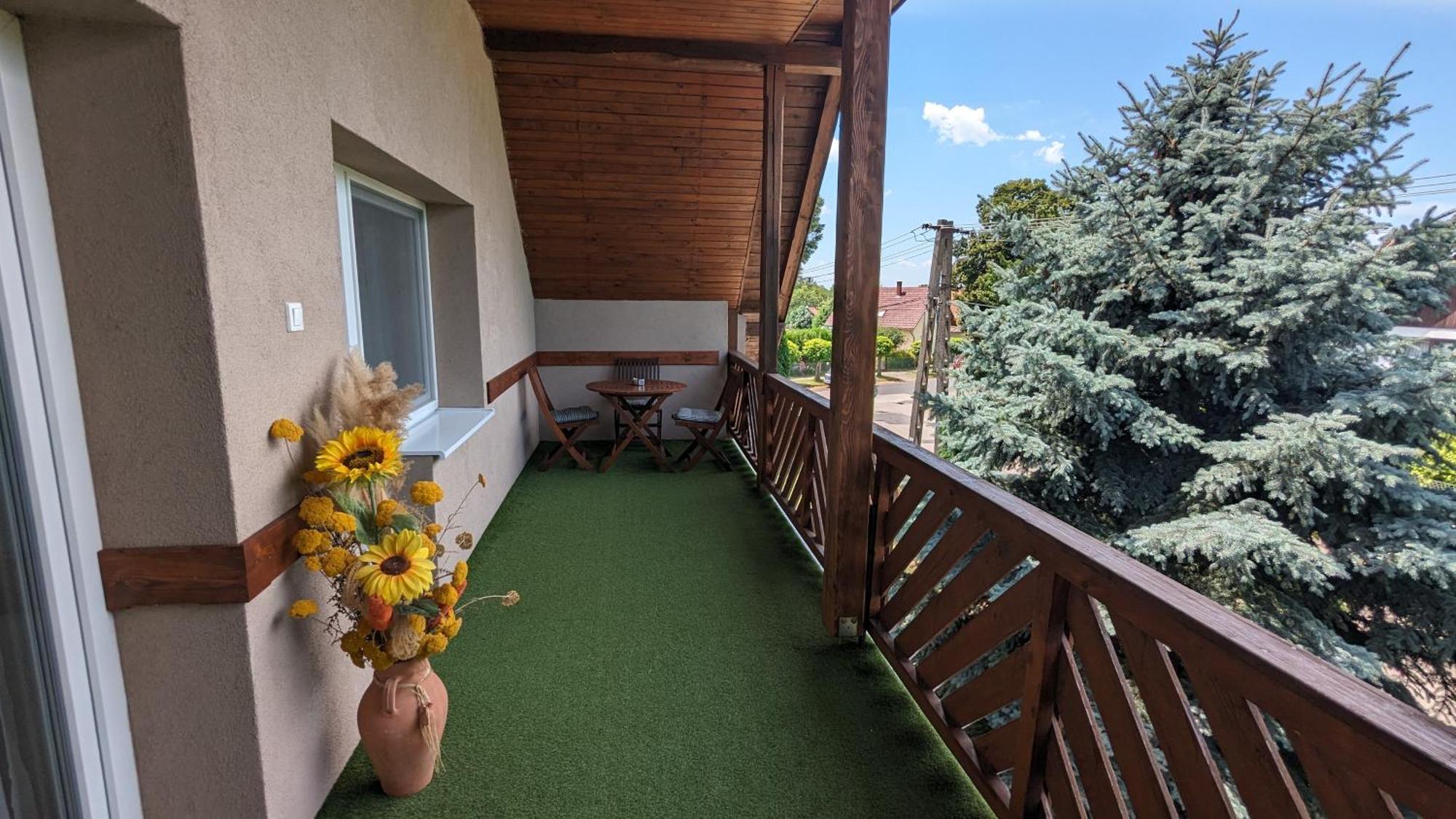 Viragos Apartman Балатонсемеш Экстерьер фото