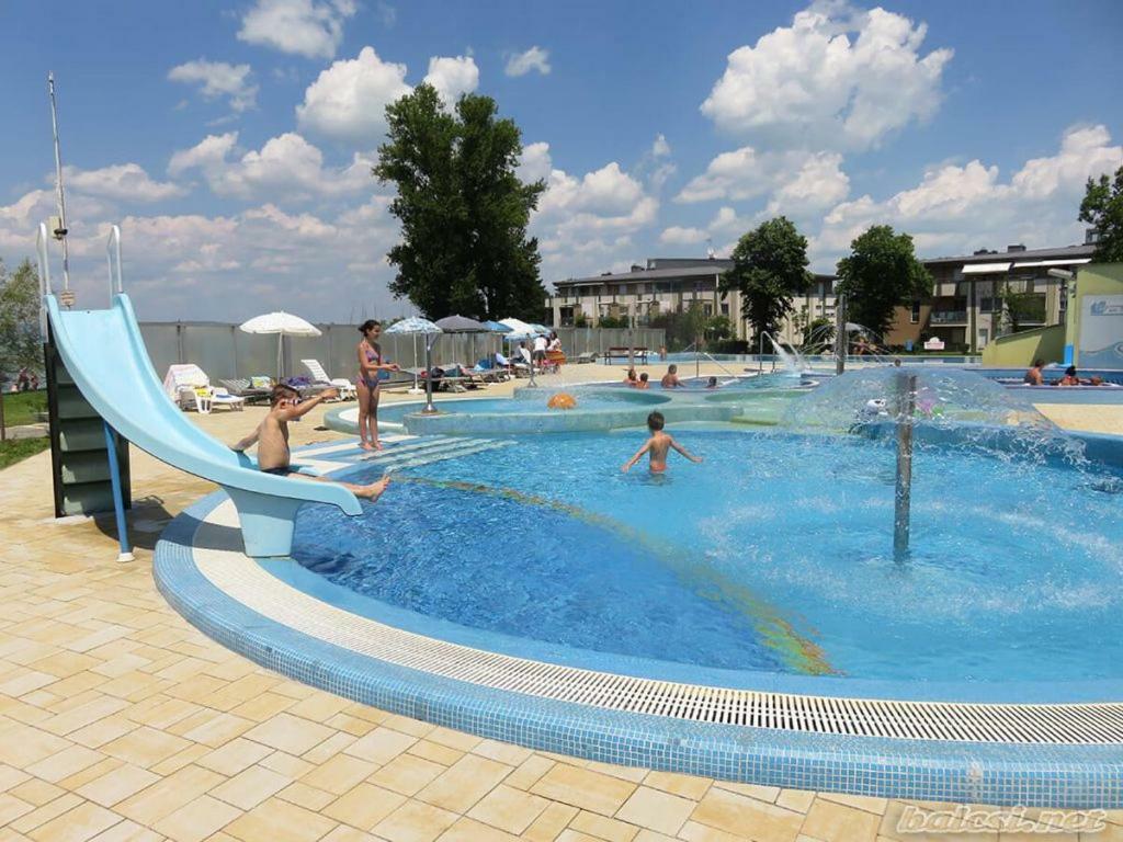 Viragos Apartman Балатонсемеш Экстерьер фото